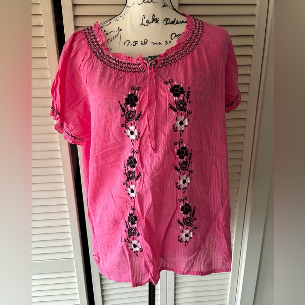 Art & Soul Pink Ruffled Embroidered Top